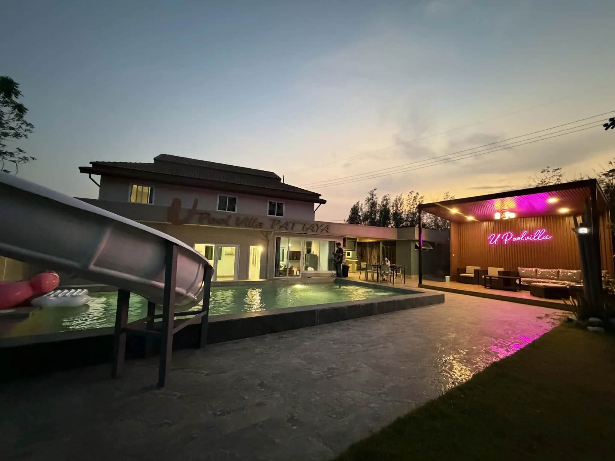 U pool villa pattaya