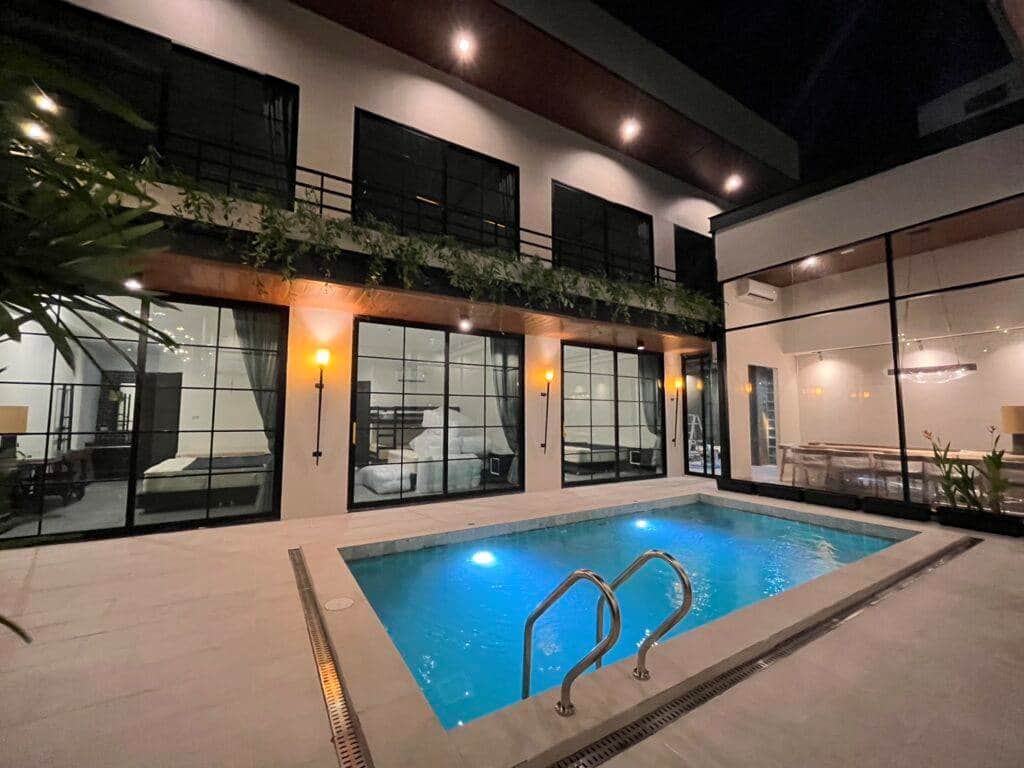 7 BEDROOM WITH GAME ROOM