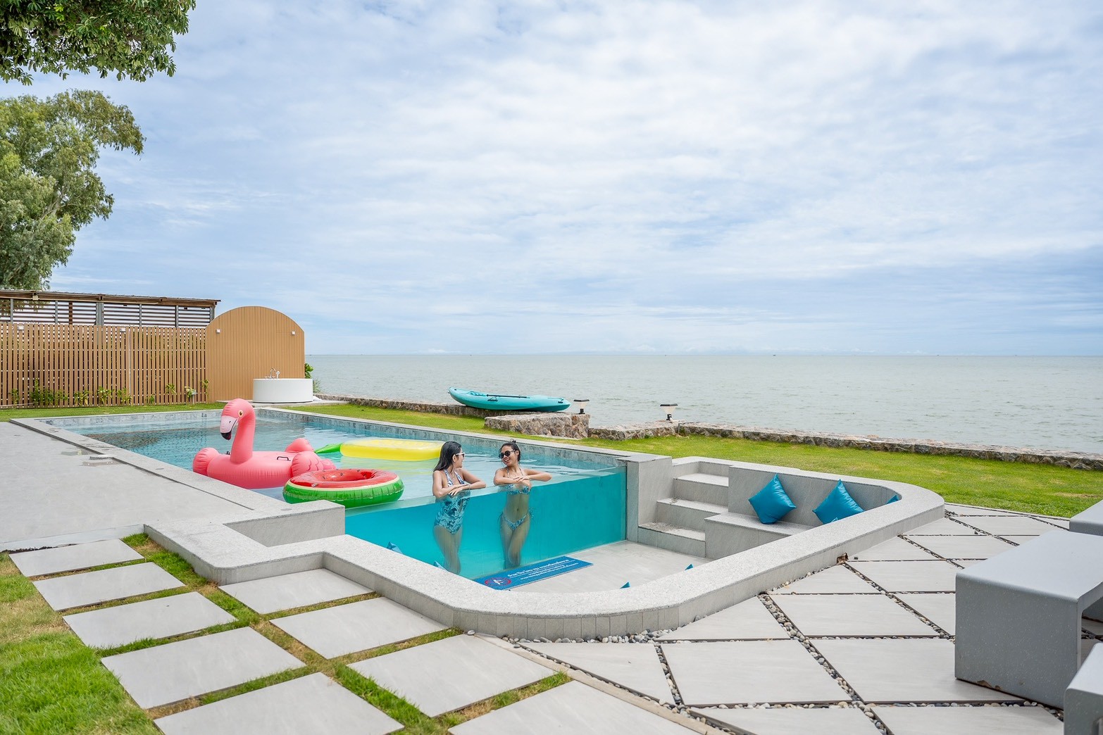 Pailay Beachfront Villa cha-am 6