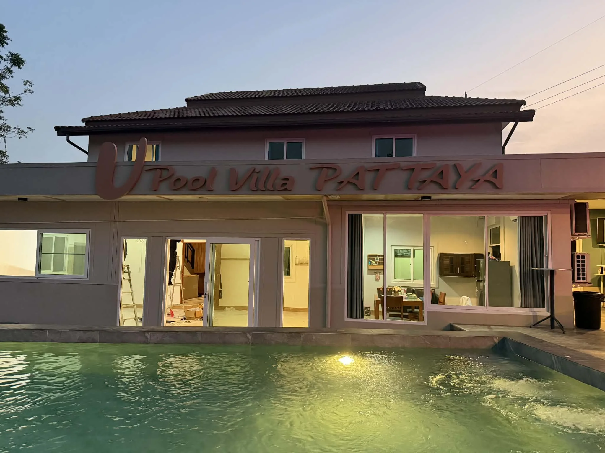 U pool villa pattaya 5