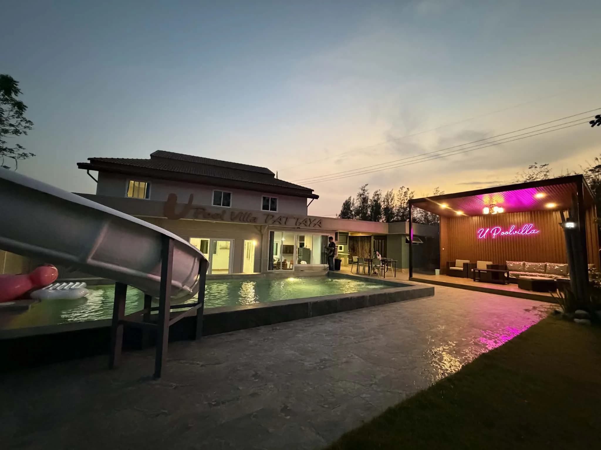 U pool villa pattaya