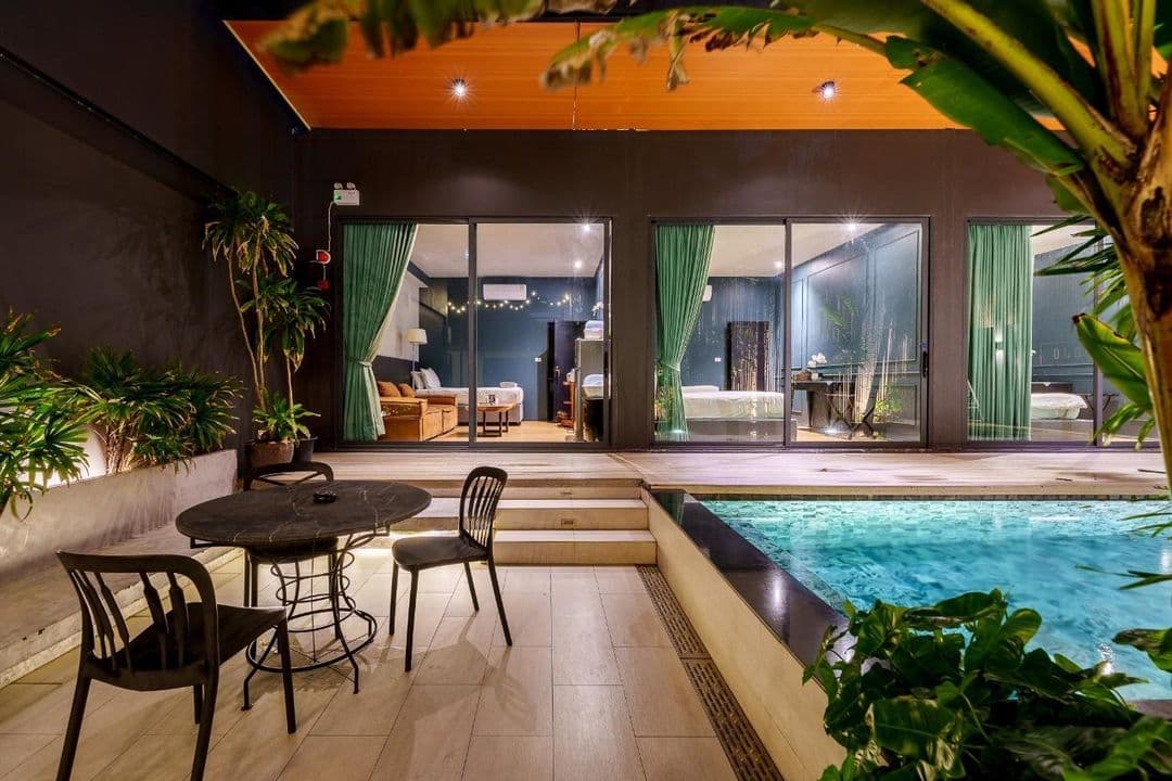 2 BEDROOM DARK POOL
