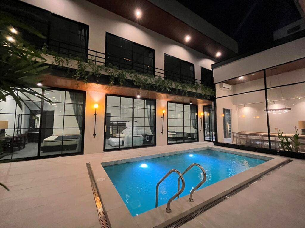 7 BEDROOM WITH GAME ROOM