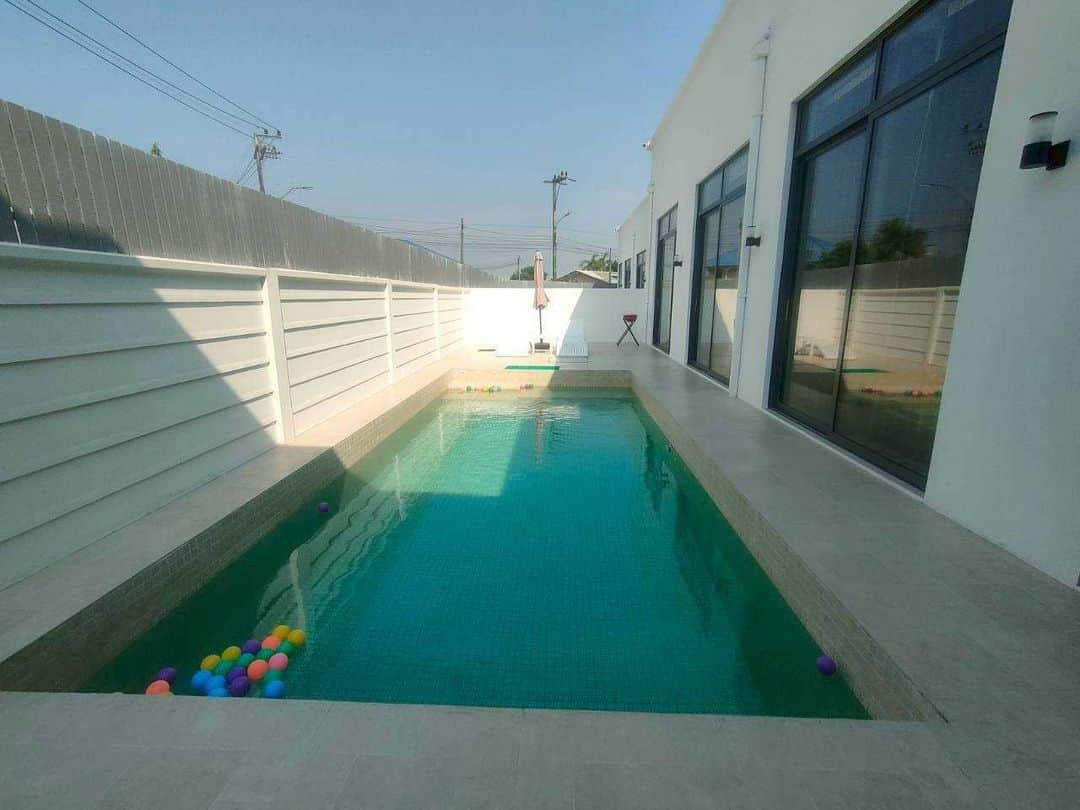 Quint pool villa (Q8)