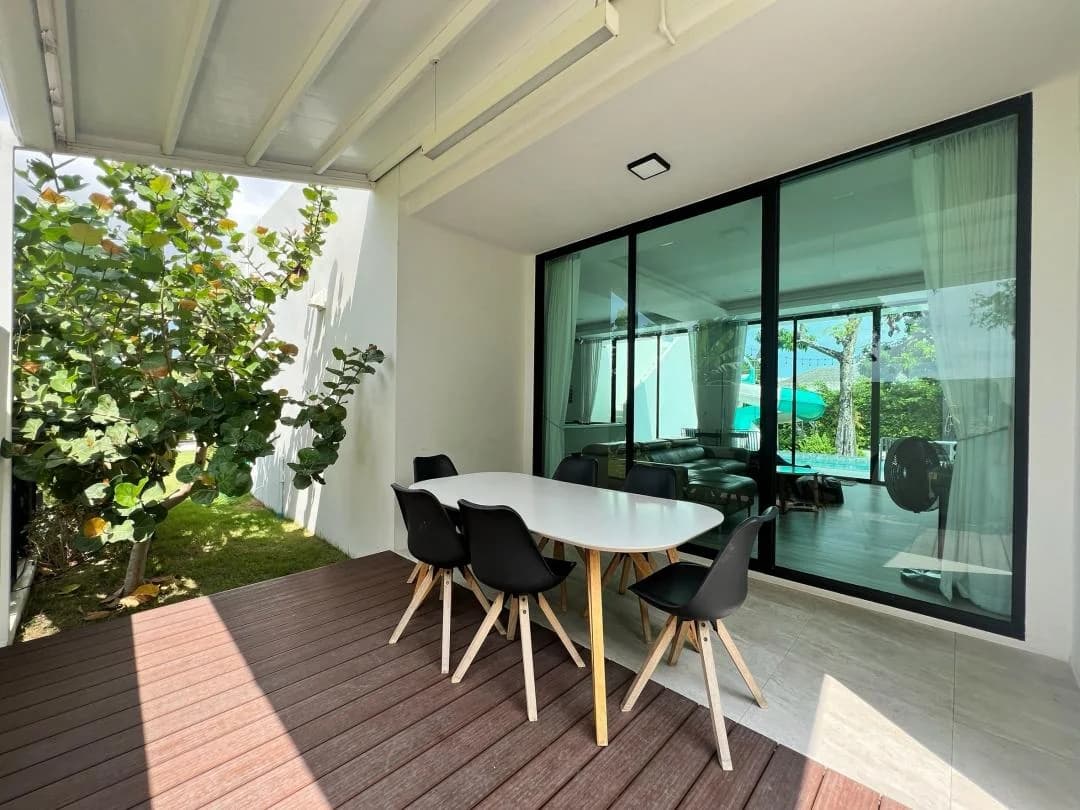168 Garden Pool Villa บรรยากาศโดยรวมของบ้านพักและสระน้ำ