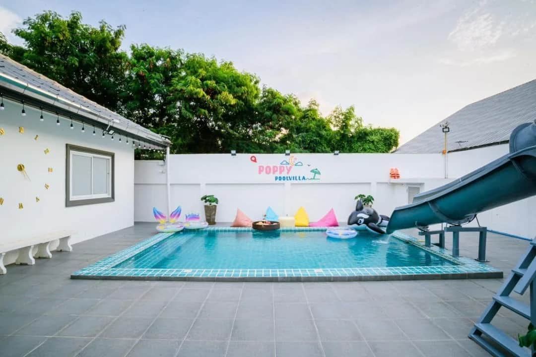 Poppy Poolvilla