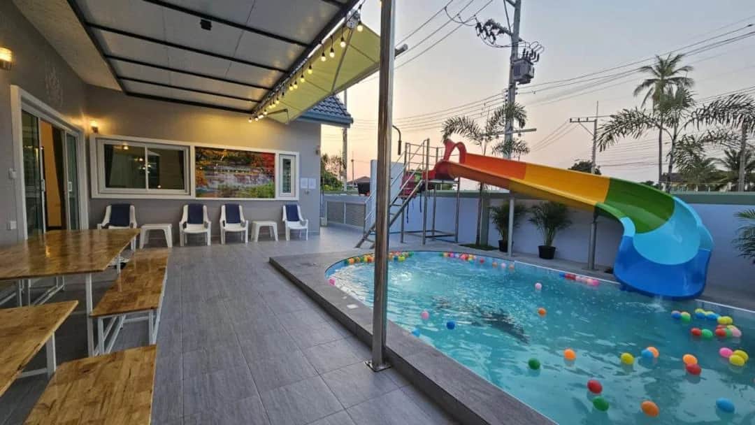 Lisa pool villa pattaya