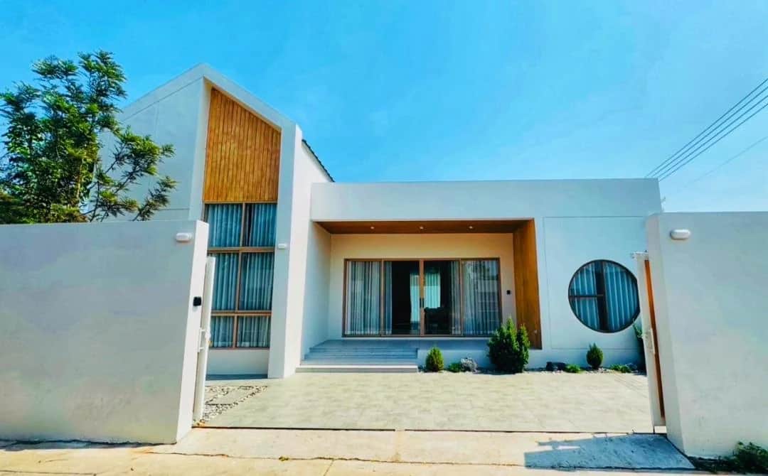 Level TWO Pool villa ศรีราชา