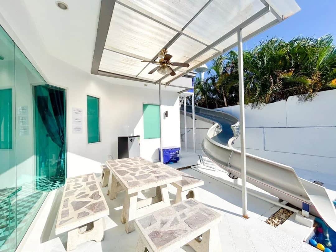 Disco Time Pool Villa